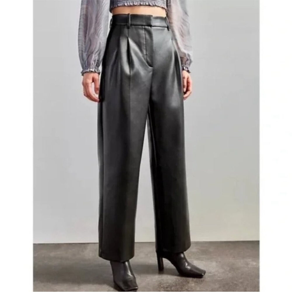 Aritzia Wilfred Black Vegan Faux Leather pleated straight leg trousers pants 2